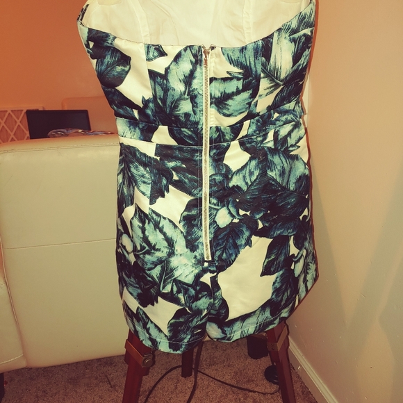 Patterned Romper - Picture 5 of 5